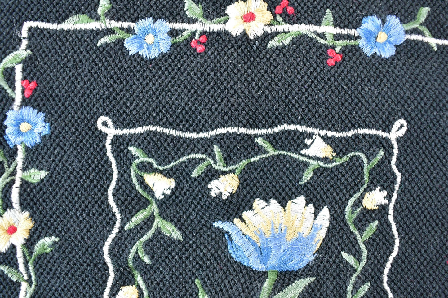 Vintage 1990s Basic Editions Floral Knit Crewneck Men's 2XL from propervintagecanada