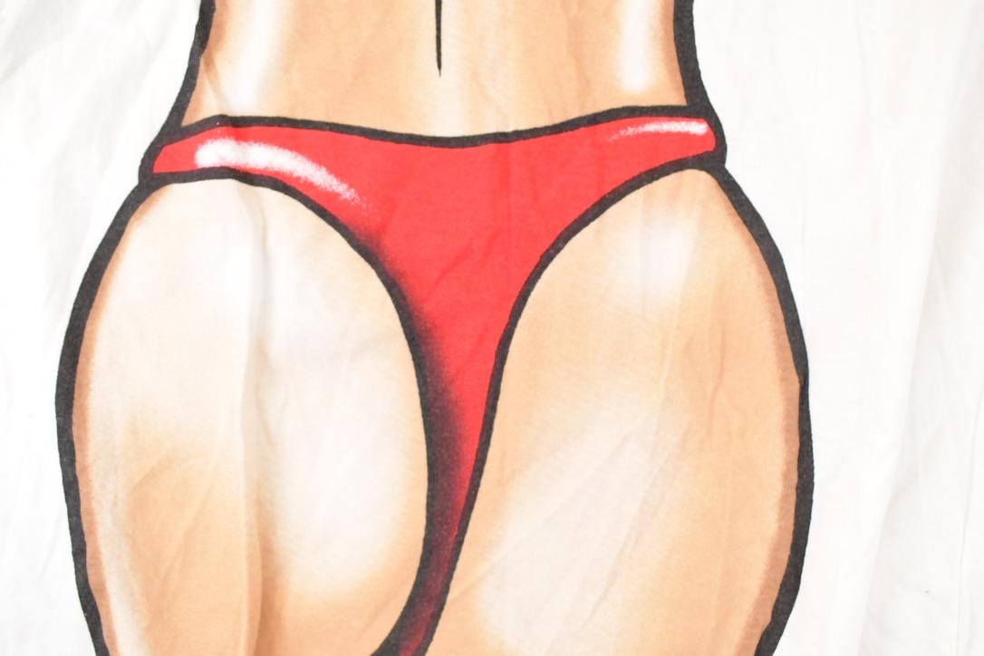 Vintage 1990s Beachbody Souvenir Beach Vacation T-Shirt Women's L from propervintagecanada