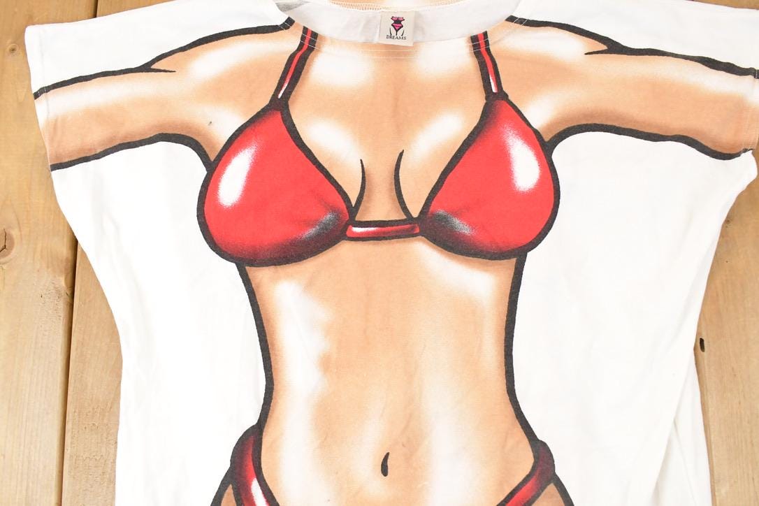 Vintage 1990s Beachbody Souvenir Beach Vacation T-Shirt Women's L from propervintagecanada