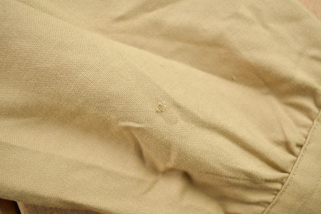 Vintage 1990s Beige Blank USMC Button Up Military Shirt Men's MMen's Medium from propervintagecanada