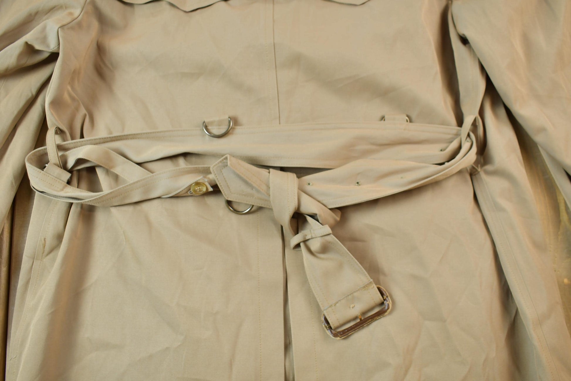 Vintage 1990s Beige Trench Coat Men's Medium from propervintagecanada