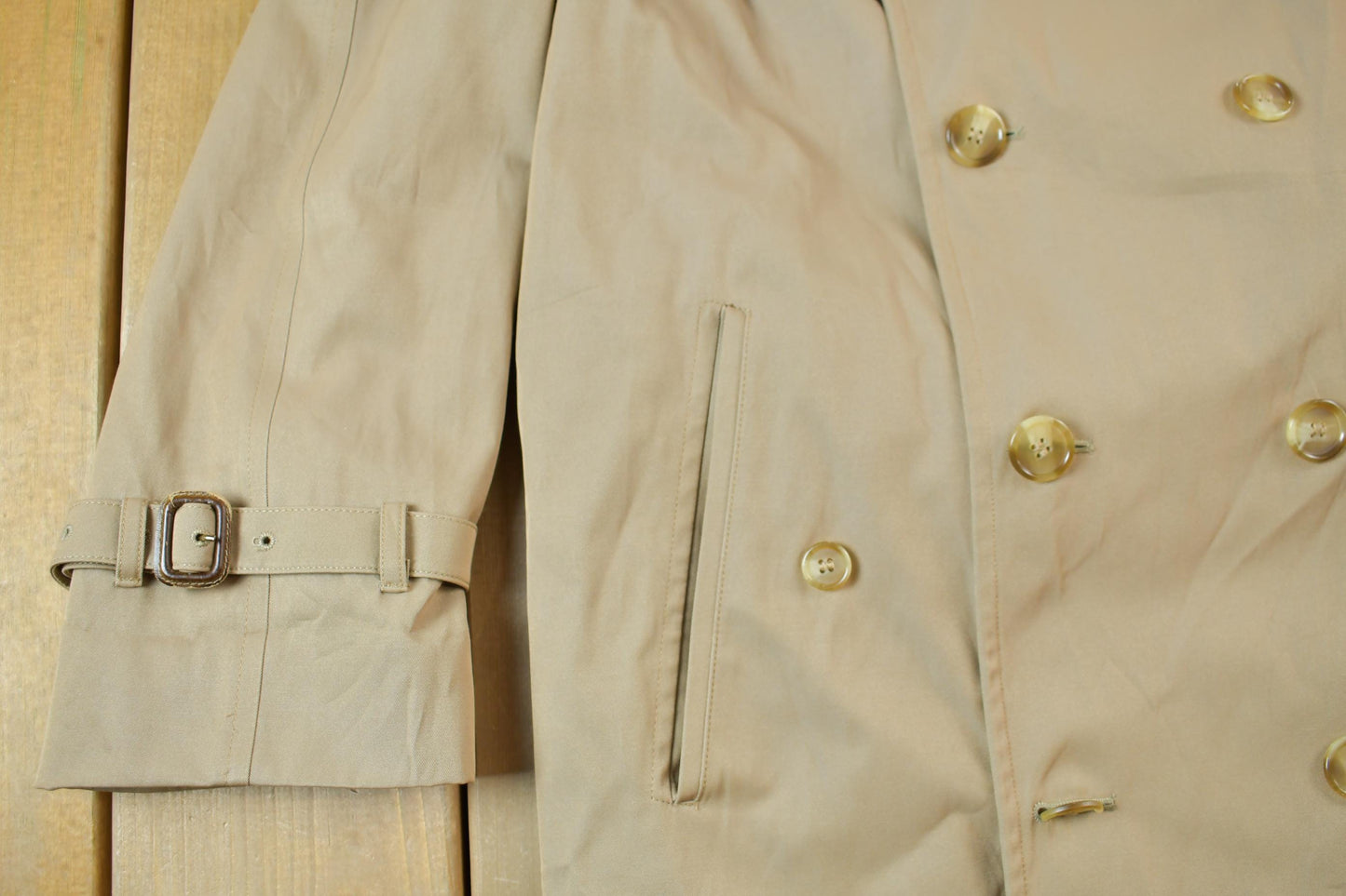 Vintage 1990s Beige Trench Coat Men's Medium from propervintagecanada