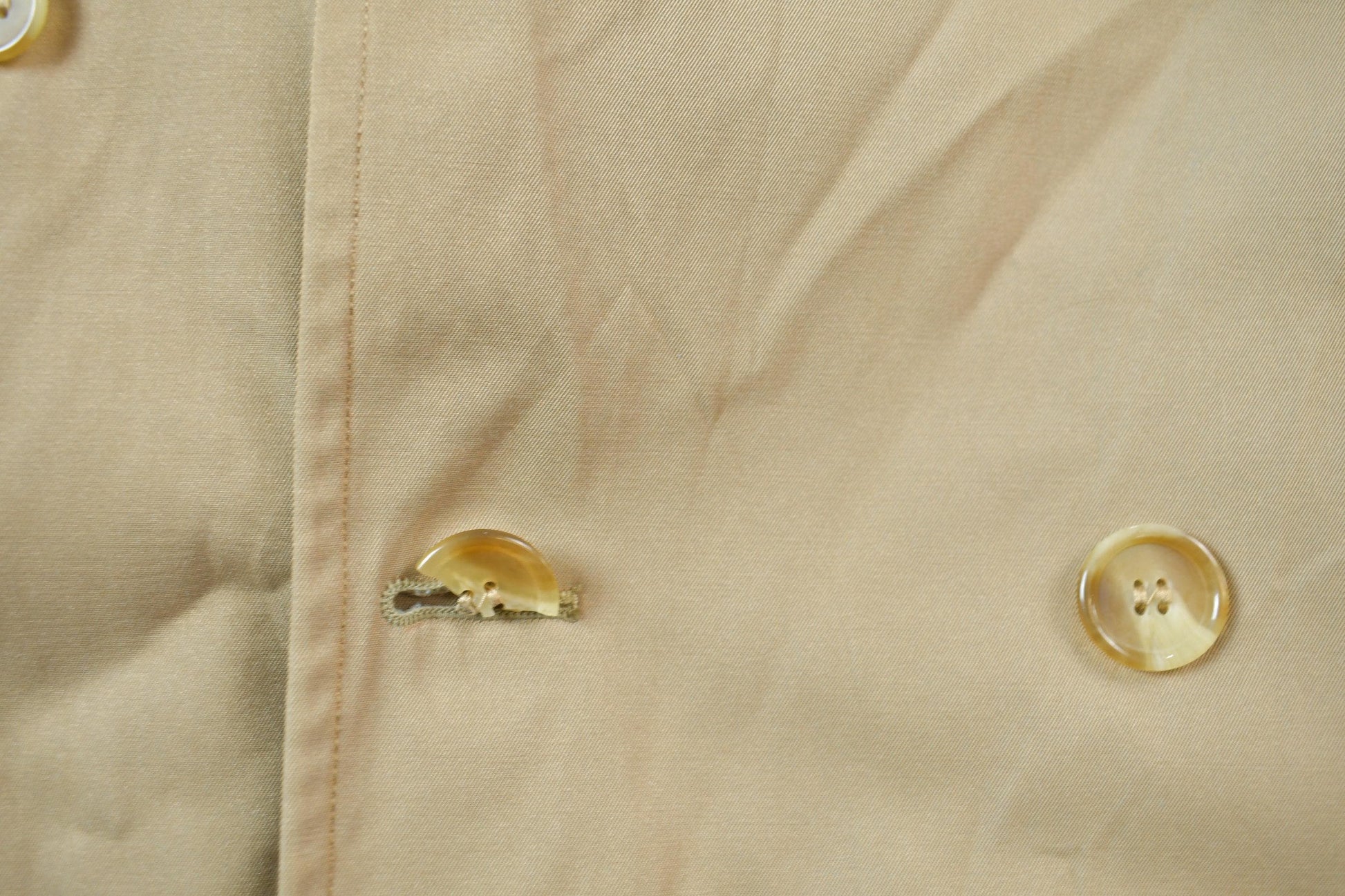 Vintage 1990s Beige Trench Coat Men's Medium from propervintagecanada