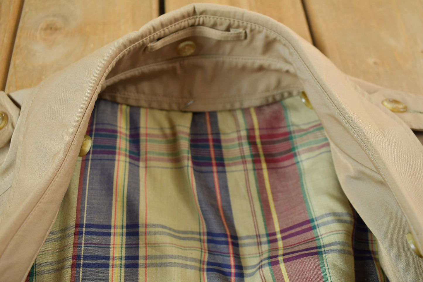 Vintage 1990s Beige Trench Coat Men's Medium from propervintagecanada