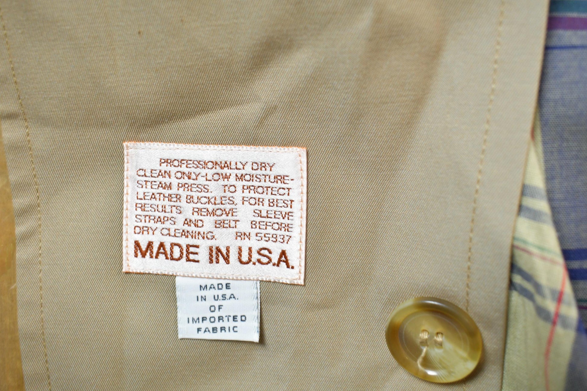 Vintage 1990s Beige Trench Coat Men's Medium from propervintagecanada