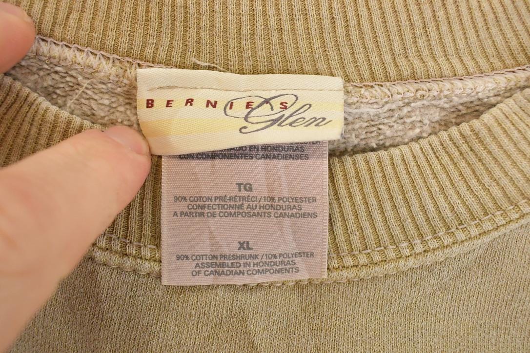 Vintage 1990s Bernie's Glen Eagle Country Graphic Print Crewneck Sweatshirt Men's L from propervintagecanada