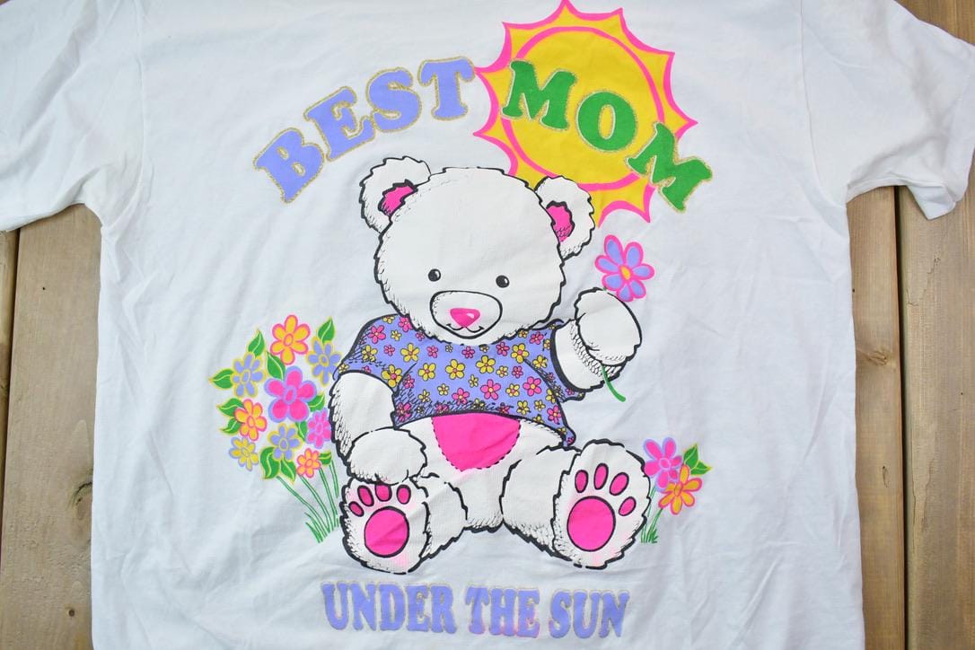 Vintage 1990s Best Mom Under The Sun Teddy Bear Graphic T-Shirt Men's M from propervintagecanada
