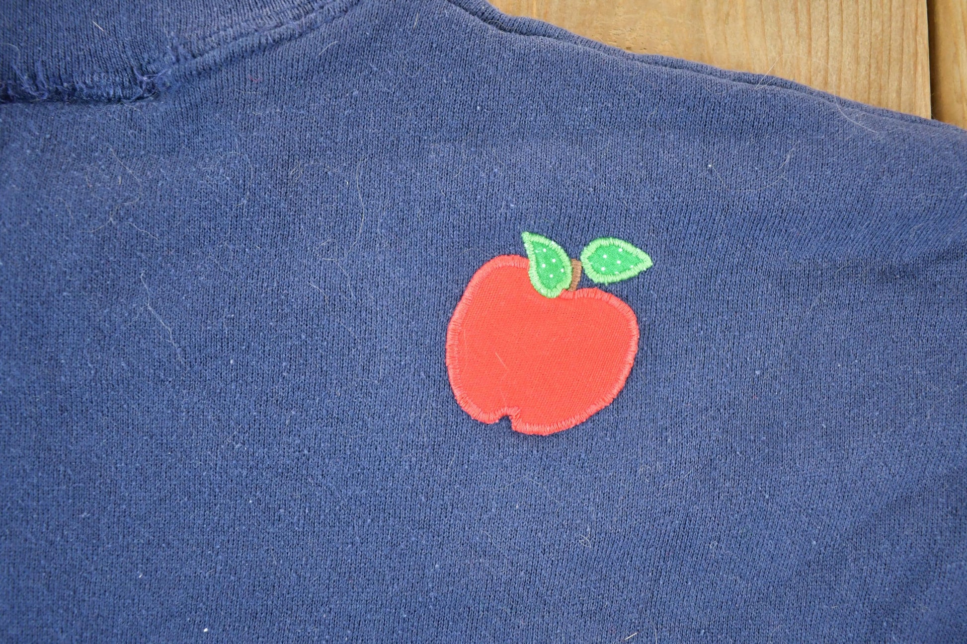 Vintage 1990s Big Apple Energy Souvenir Crewneck Sweatshirt Men's Large from propervintagecanada