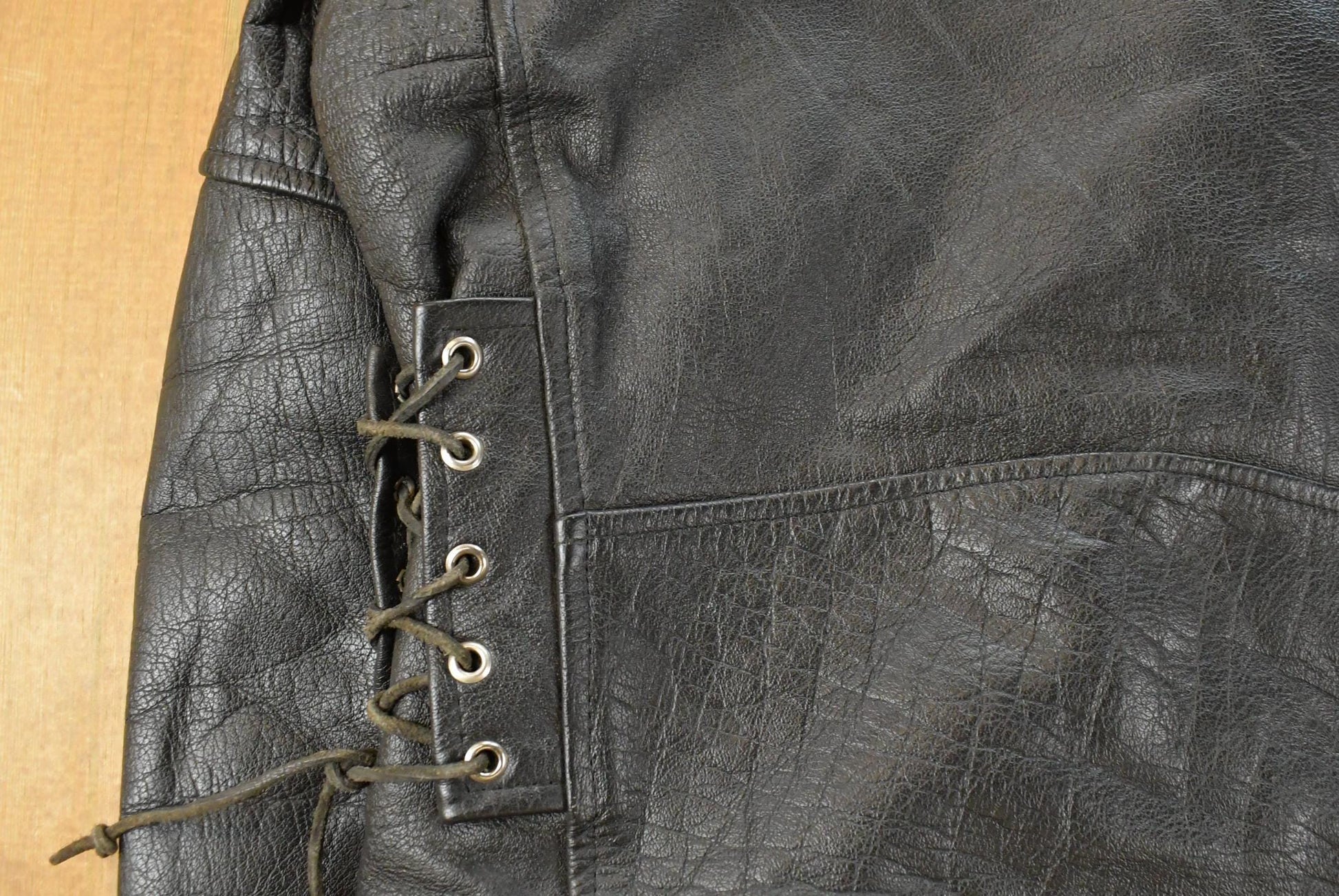 Vintage 1990s Biker Motorcycle Leather Jacket Men's Medium from propervintagecanada