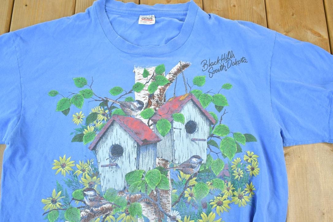 Vintage 1990s Black Hills South Dakota Souvenir Single Stitch Graphic Print T-Shirt Men's XL from propervintagecanada