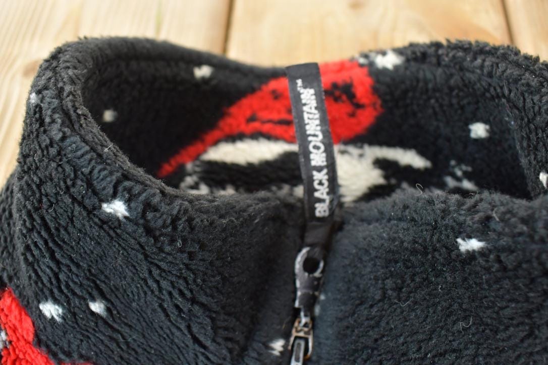 Vintage 1990s Black Mountain Cardinal AOP Fleece Sweater Men's XL from propervintagecanada