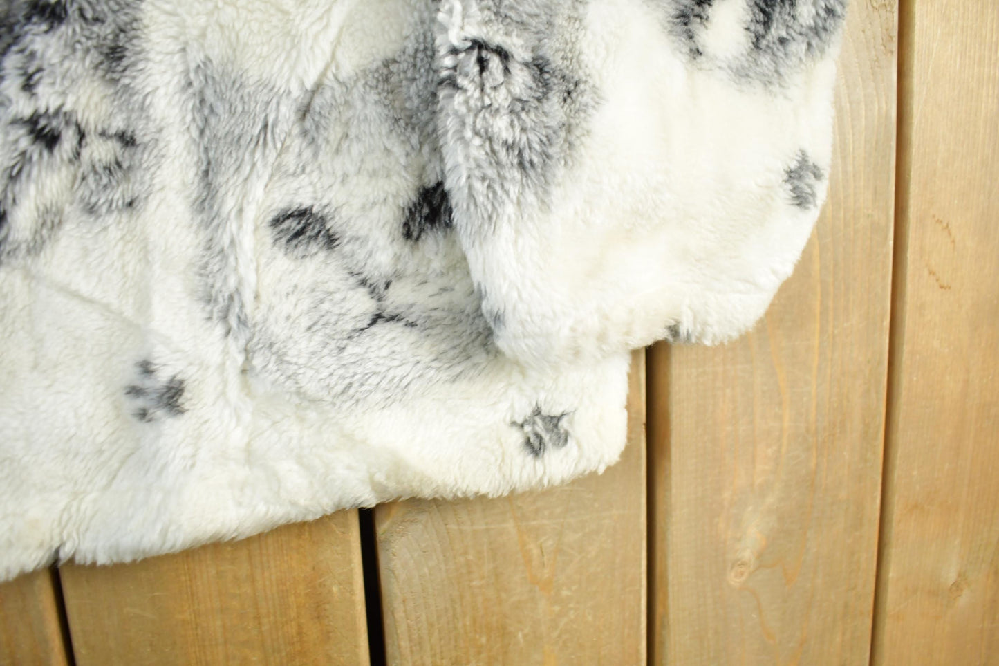 Vintage 1990s Black Mountain Cats Theme All Over Print Zip Up Fleece Sweater Women's XL from propervintagecanada