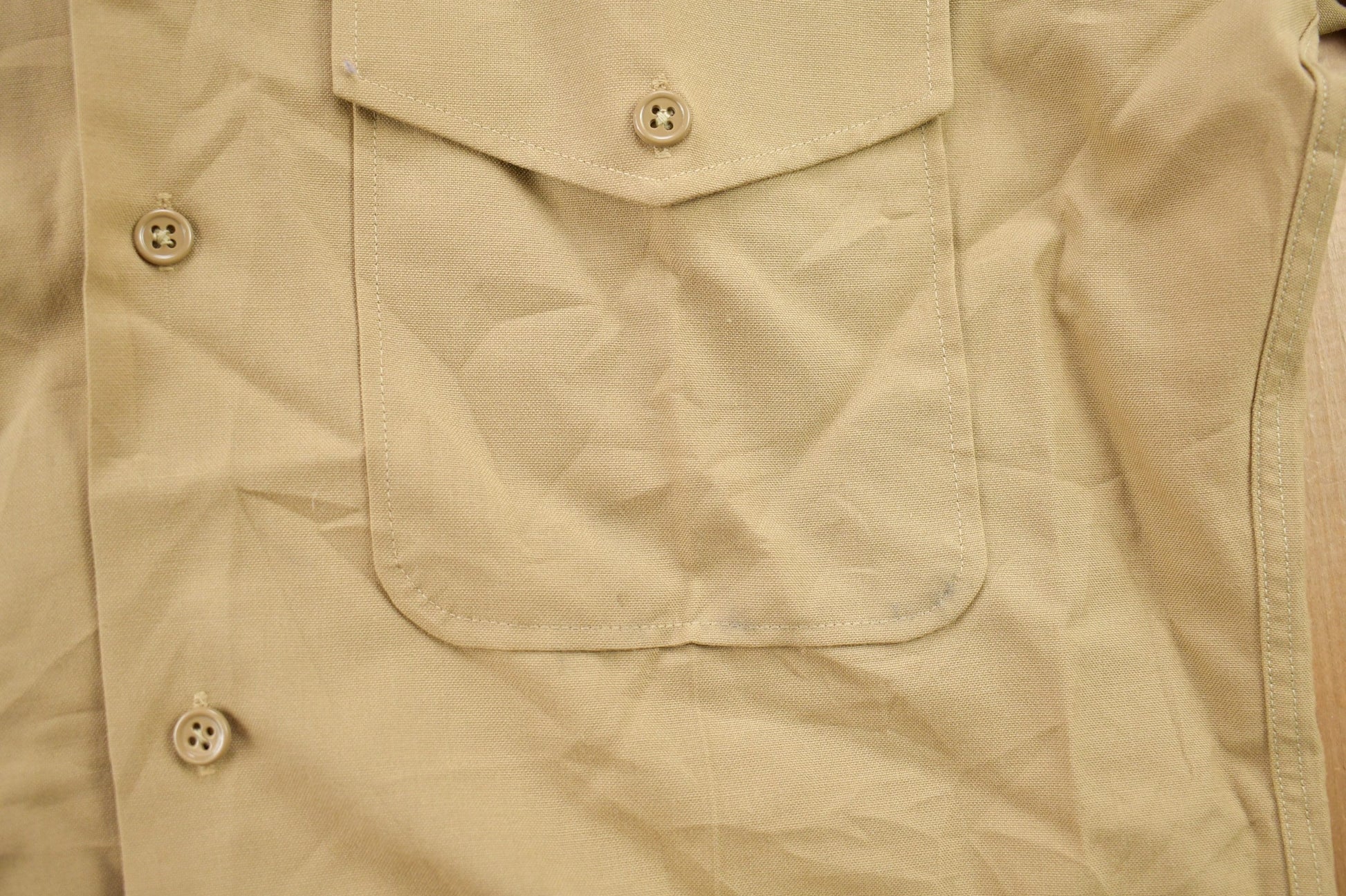 Vintage 1990s Blank Beige U.S.M.C. Military Button Up Shirt Men's MMen's Medium from propervintagecanada