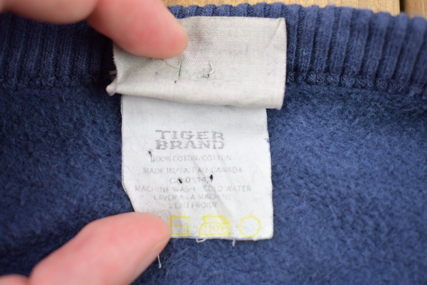 Vintage 1990s Blank Navy Blue Crewneck Sweatshirt Men's Small from propervintagecanada