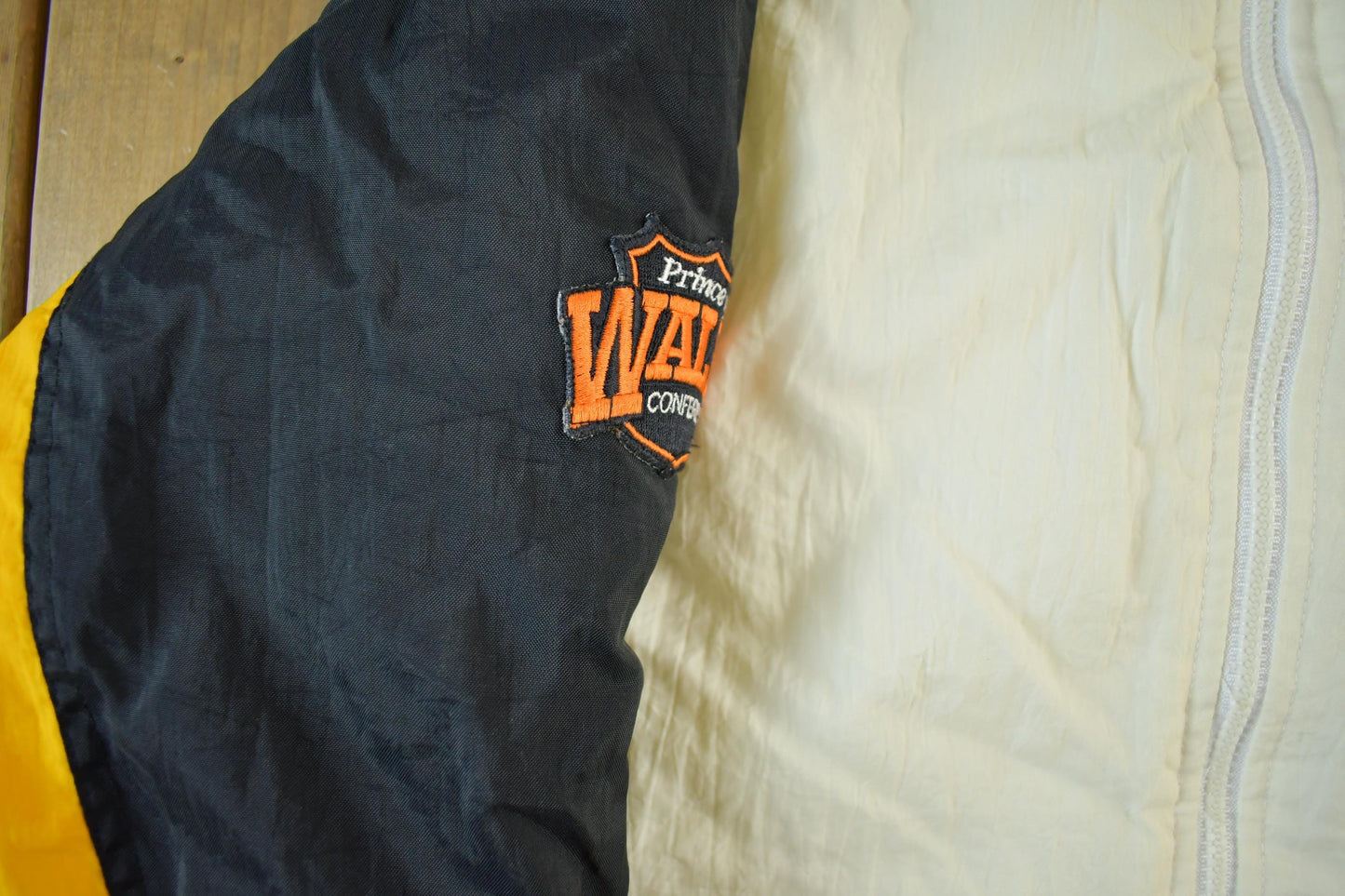 Vintage 1990s Boston Bruins NHL Jacket Men's Large from propervintagecanada