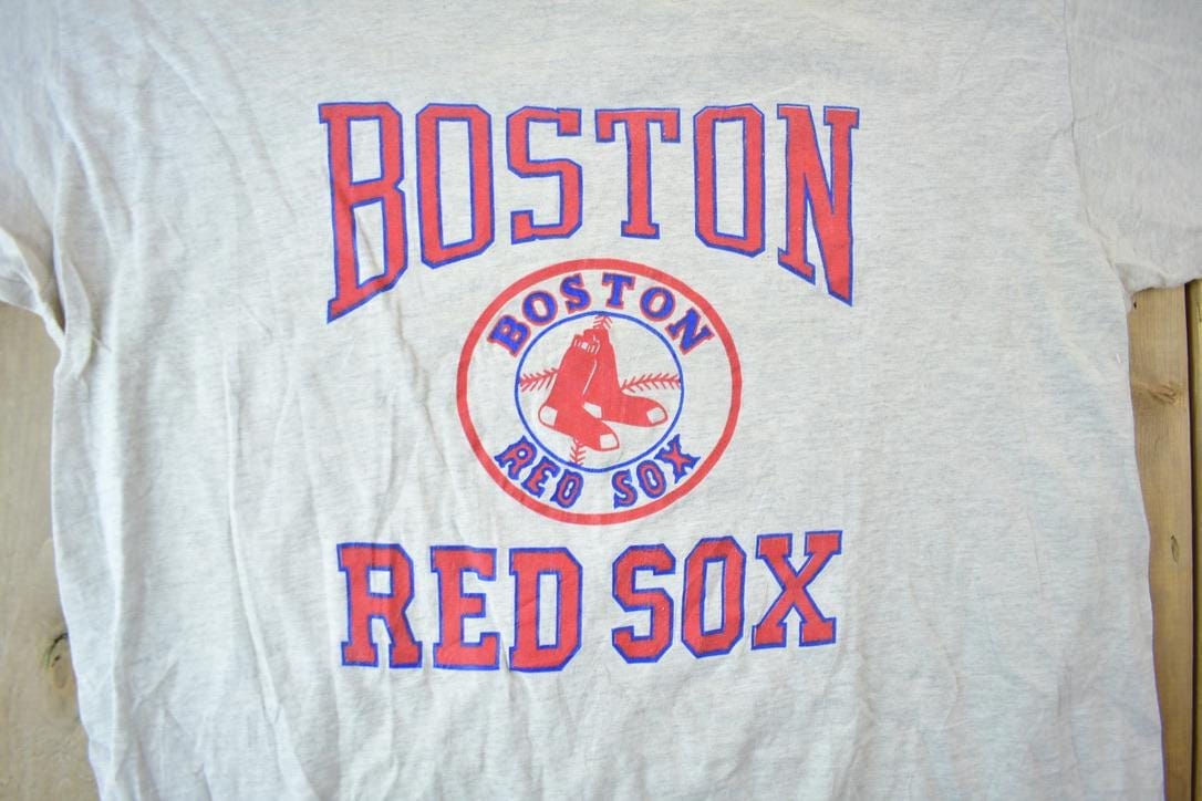Vintage 1990s Boston Red Sox MLB Graphic T-Shirt Men's XL from propervintagecanada