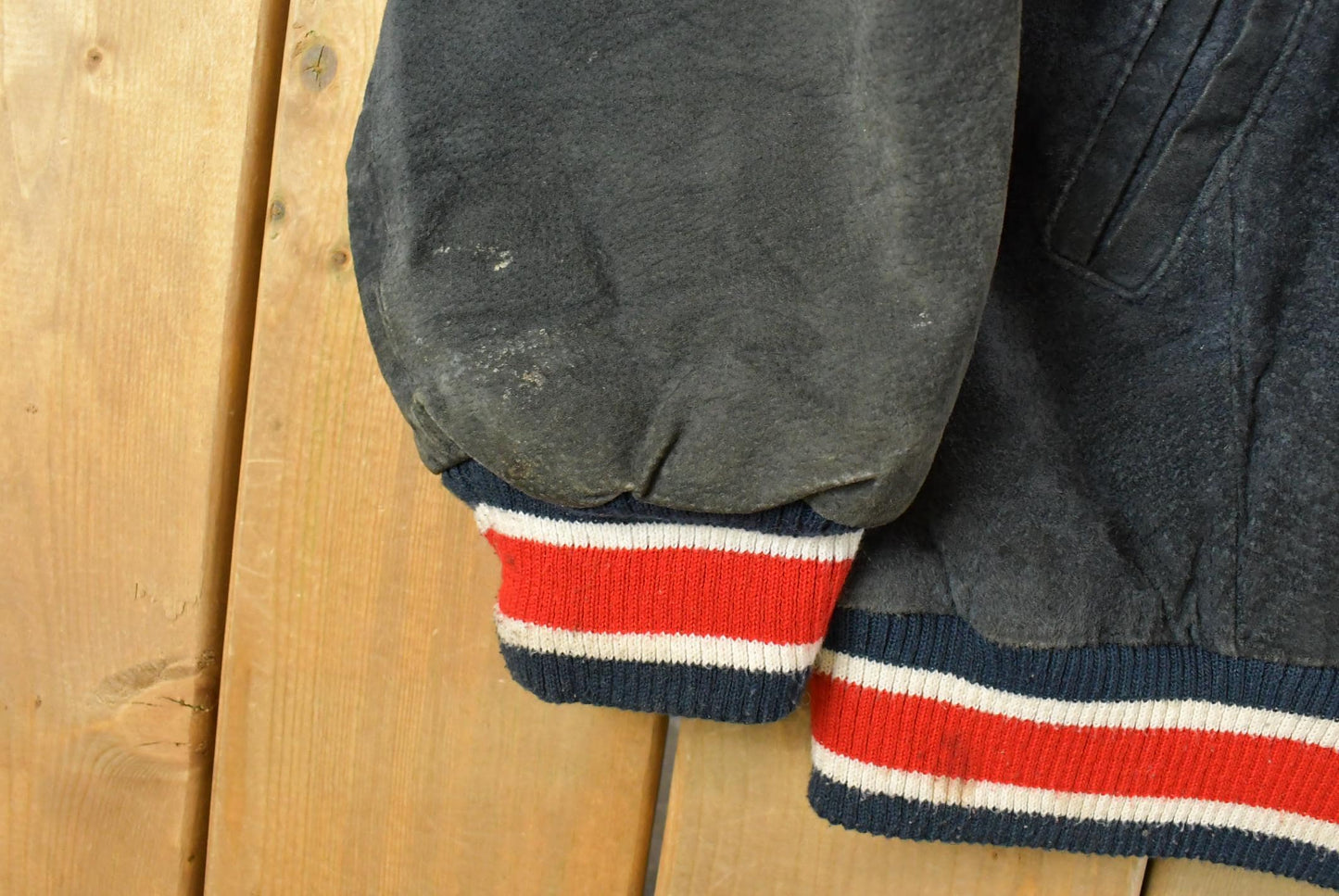 Vintage 1990s Boston Red Sox MLB Leather Suede Jacket Men's 2XL / G III Carl Banks / Sportswear / 90s Baseball / Embroidered from propervintagecanada