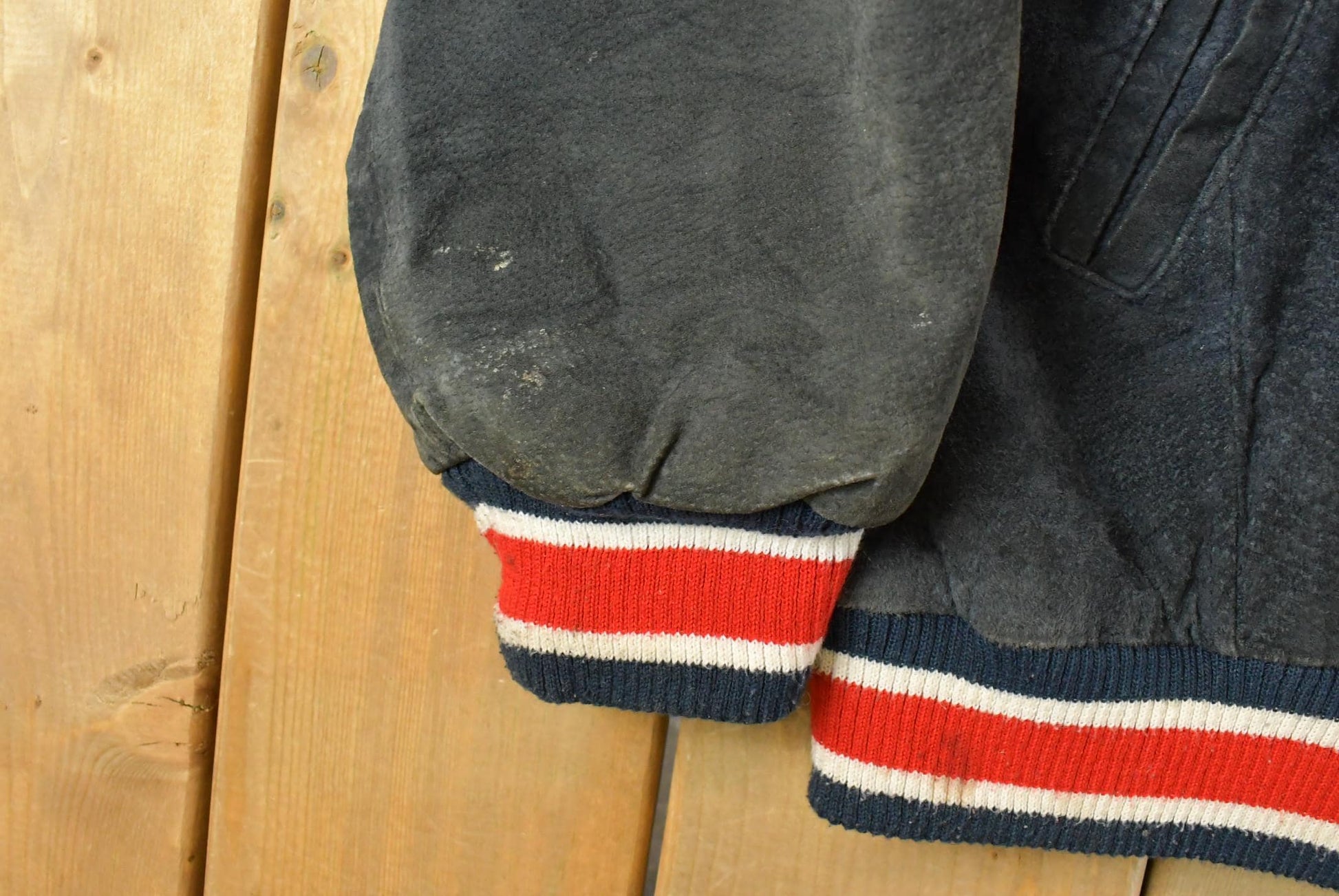Vintage 1990s Boston Red Sox MLB Leather Suede Jacket Men's 2XL / G III Carl Banks / Sportswear / 90s Baseball / Embroidered from propervintagecanada
