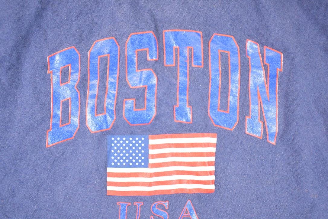 Vintage 1990s Boston USA Souvenir Travel T-Shirt Men's L from propervintagecanada