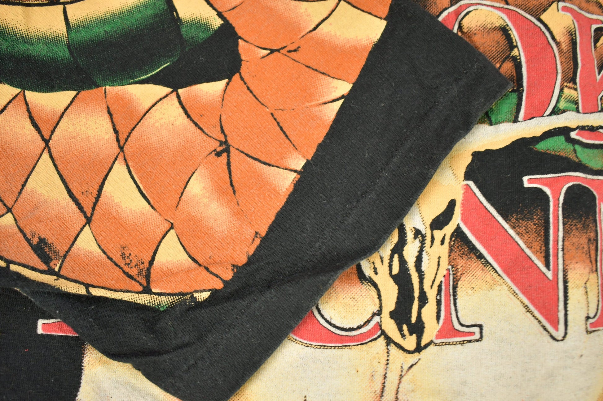Vintage 1990s Brooks & Dunn All Over Print Rattlesnake T-shirt Men's Large from propervintagecanada