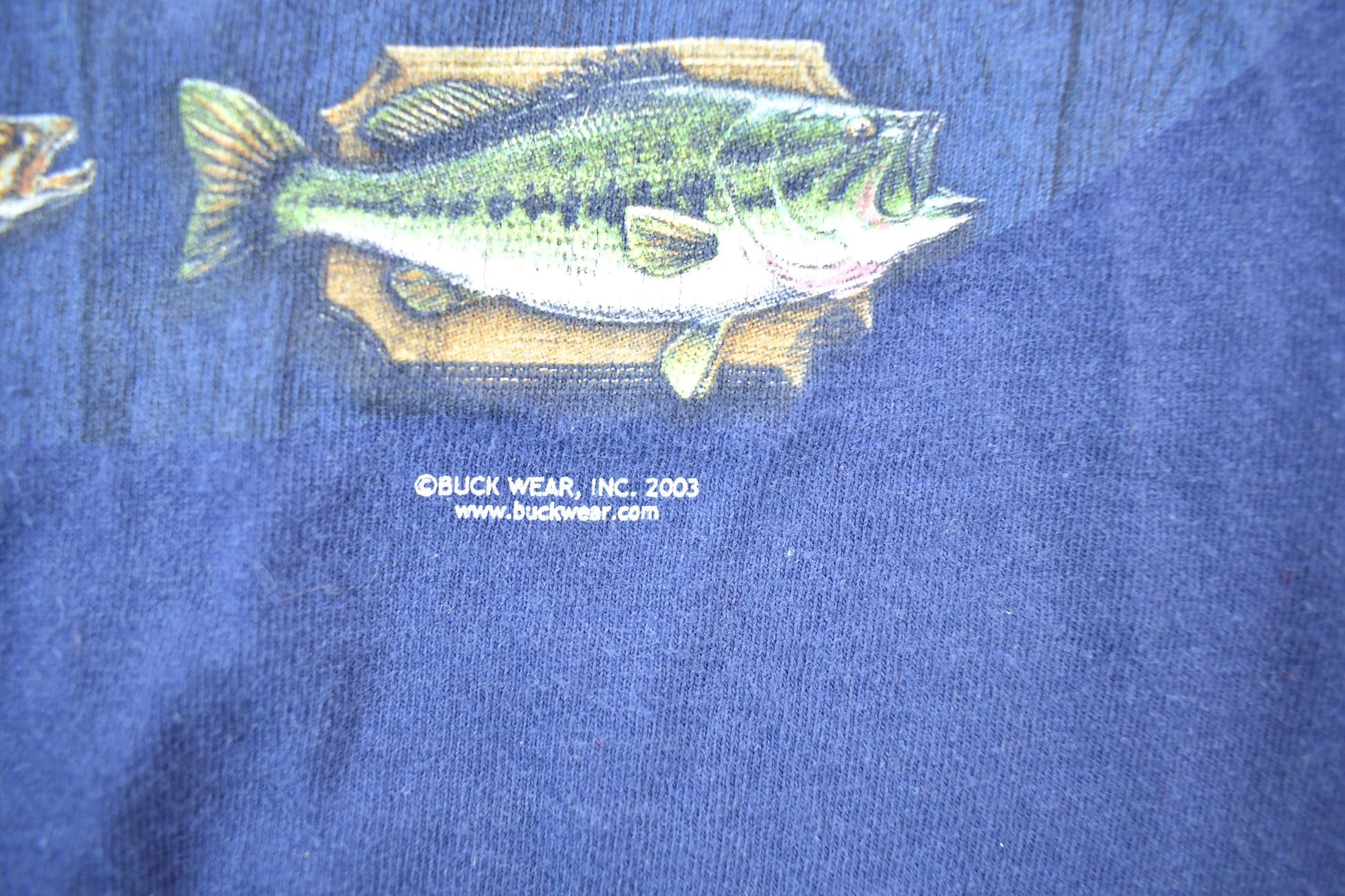 Vintage 1990s Buck Wear Hunting Graphic T-Shirt Men's Large from propervintagecanada