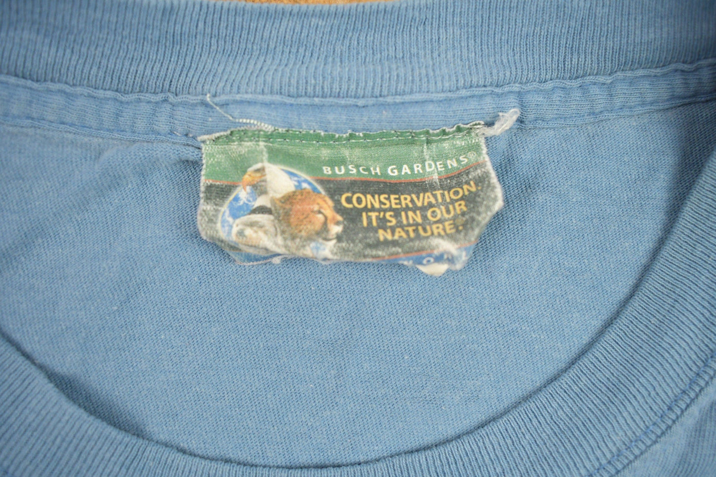 Vintage 1990s Busch Gardens Animal Family Graphic T-Shirt Men's 2XL from propervintagecanada