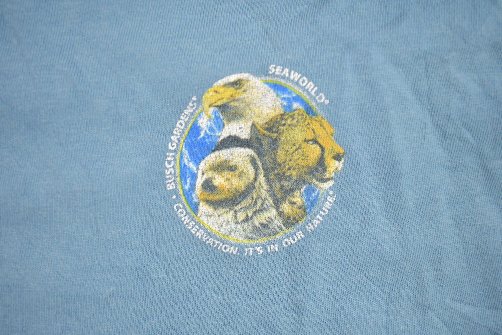 Vintage 1990s Busch Gardens Animal Family Graphic T-Shirt Men's 2XL from propervintagecanada