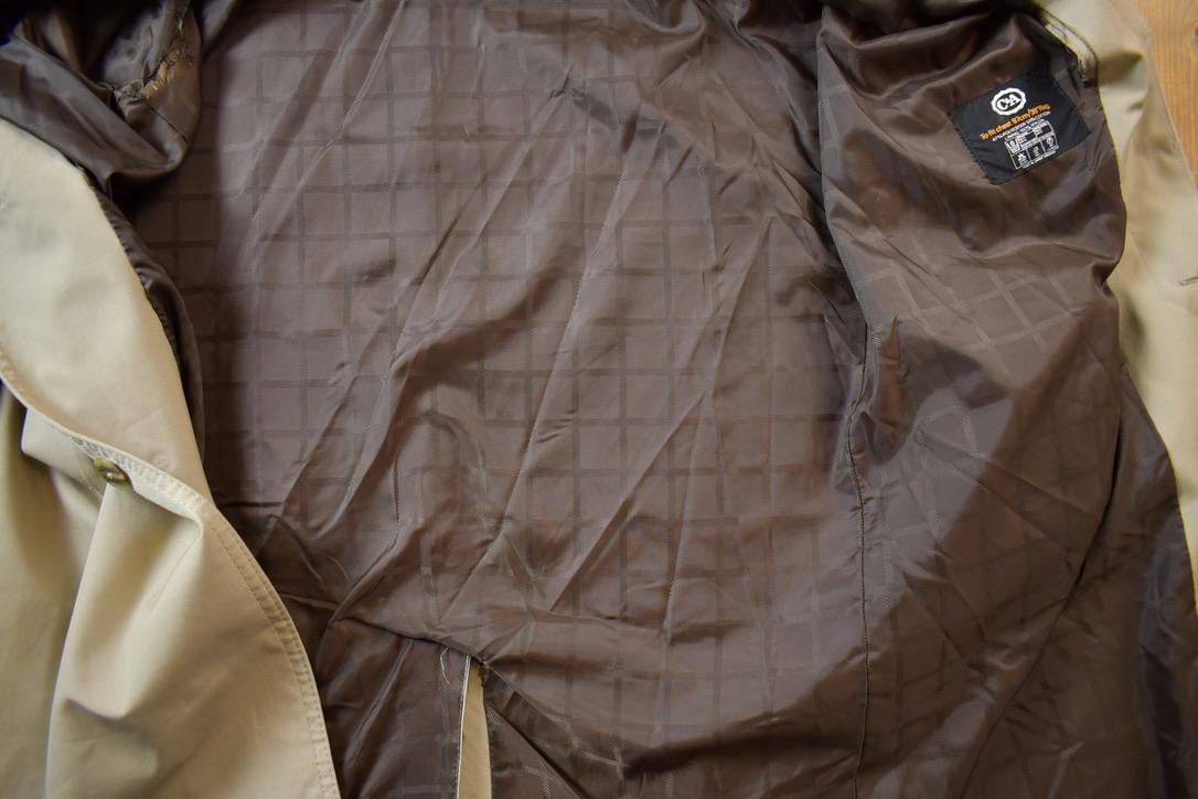 Vintage 1990s C&A Made in England Single Breasted Trench Coat Men's 38R from propervintagecanada
