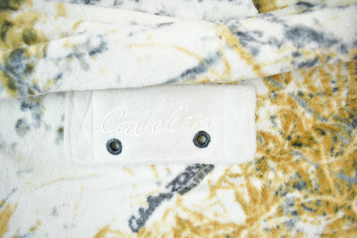 Vintage 1990s Cabela's Camo Fleece Hoodie Sweater Men's Medium from propervintagecanada