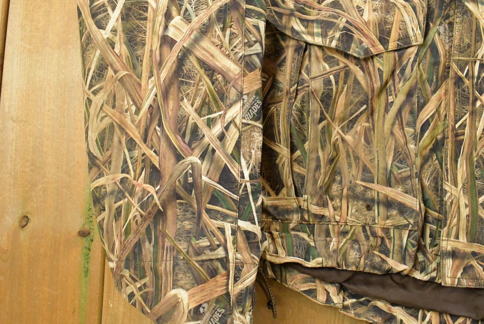 Vintage 1990s Cabela's Tree Camo Jacket Men's XL from propervintagecanada