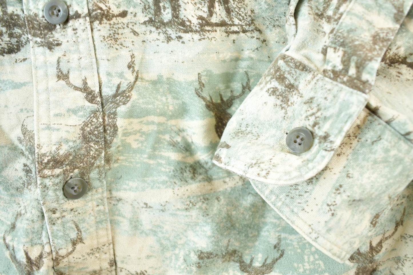 Vintage 1990s Cabelas AOP Big Buck Western Style Button Up Shirt Mens XL from propervintagecanada