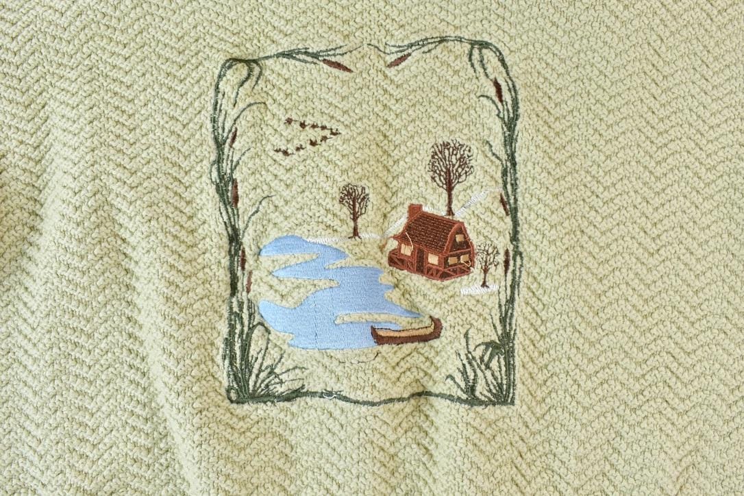 Vintage 1990s Cabelas For Women Lake House Chunky Knit Crewneck Sweater Women's M from propervintagecanada