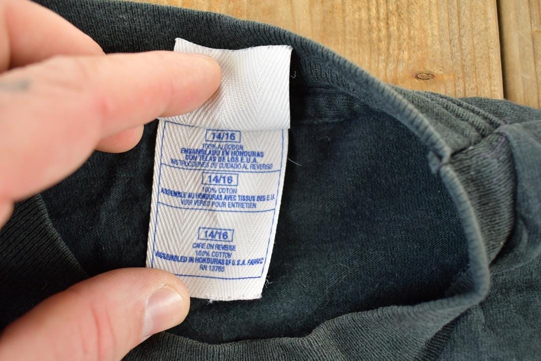 Vintage 1990s Cal Ripken Jr MLB Graphic T-Shirt Youth S from propervintagecanada