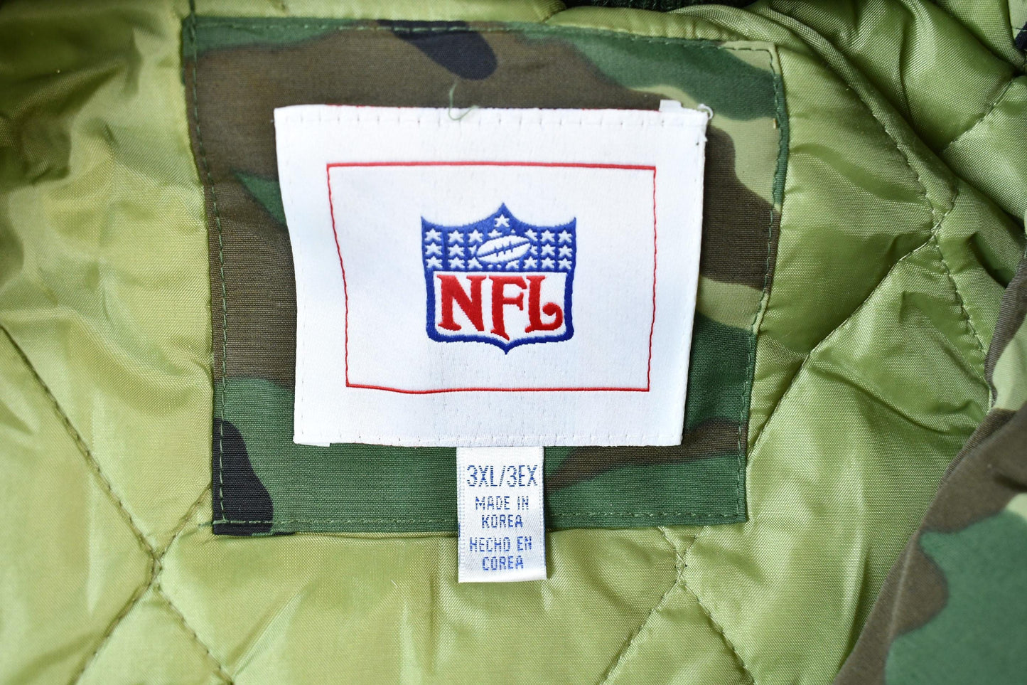 Vintage 1990s Camo Pittsburgh Steelers NFL Football Hooded Puffer Jacket Men's 3XL from propervintagecanada