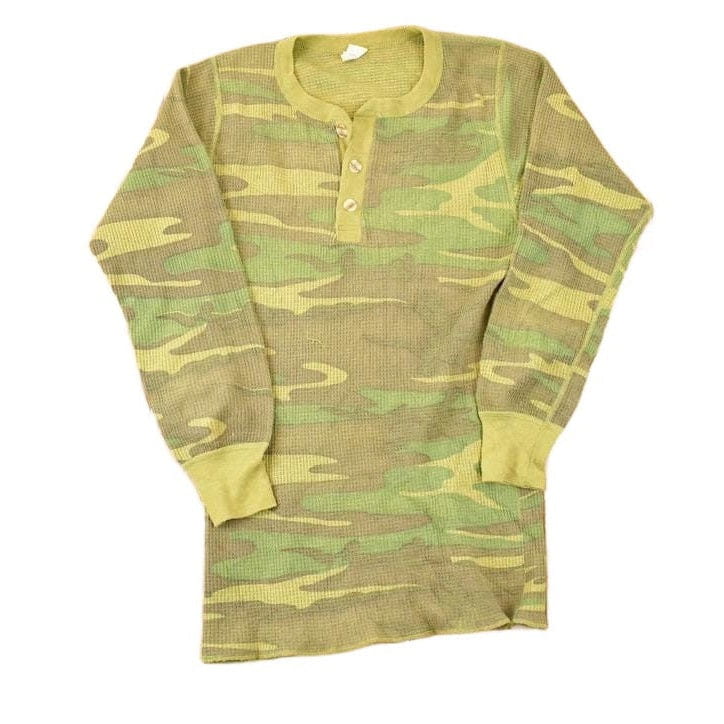 Vintage 1990s Camo Quarter Button Long Johns Crewneck Shirt Men's S from propervintagecanada