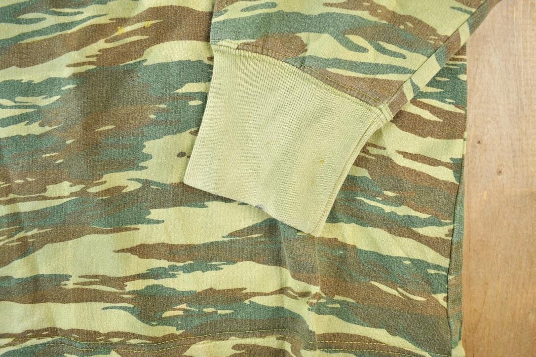 Vintage 1990s Camo Souvenir Crewneck Sweatshirt Made In USA Men's Large from propervintagecanada