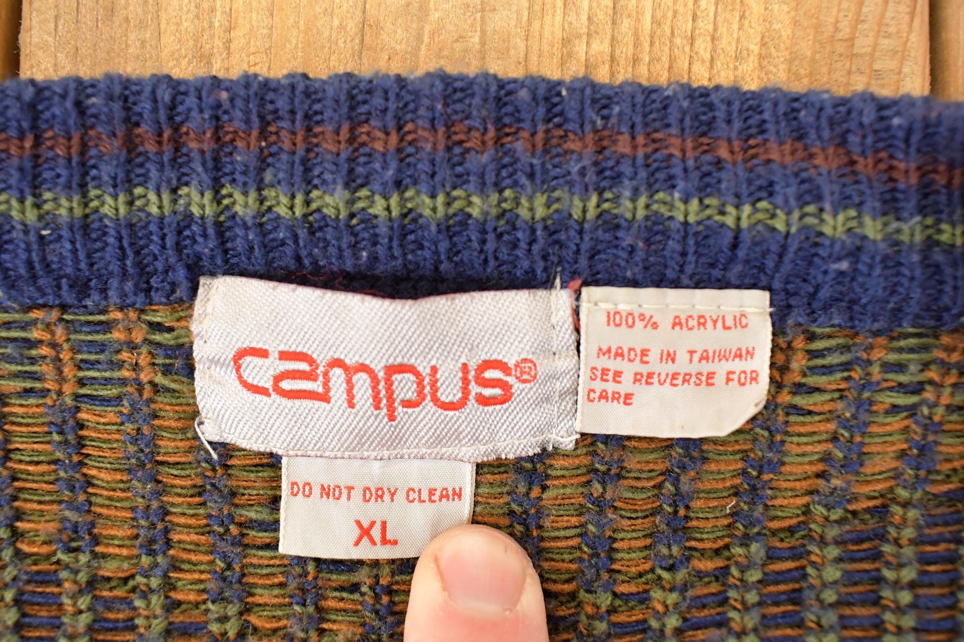 Vintage 1990s Campus Abstract Knit Cardigan Sweater Men's L from propervintagecanada