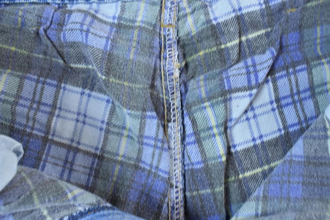 Vintage 1990s Carhartt Blanket Lined Denim Jeans Men's 32x32 from propervintagecanada