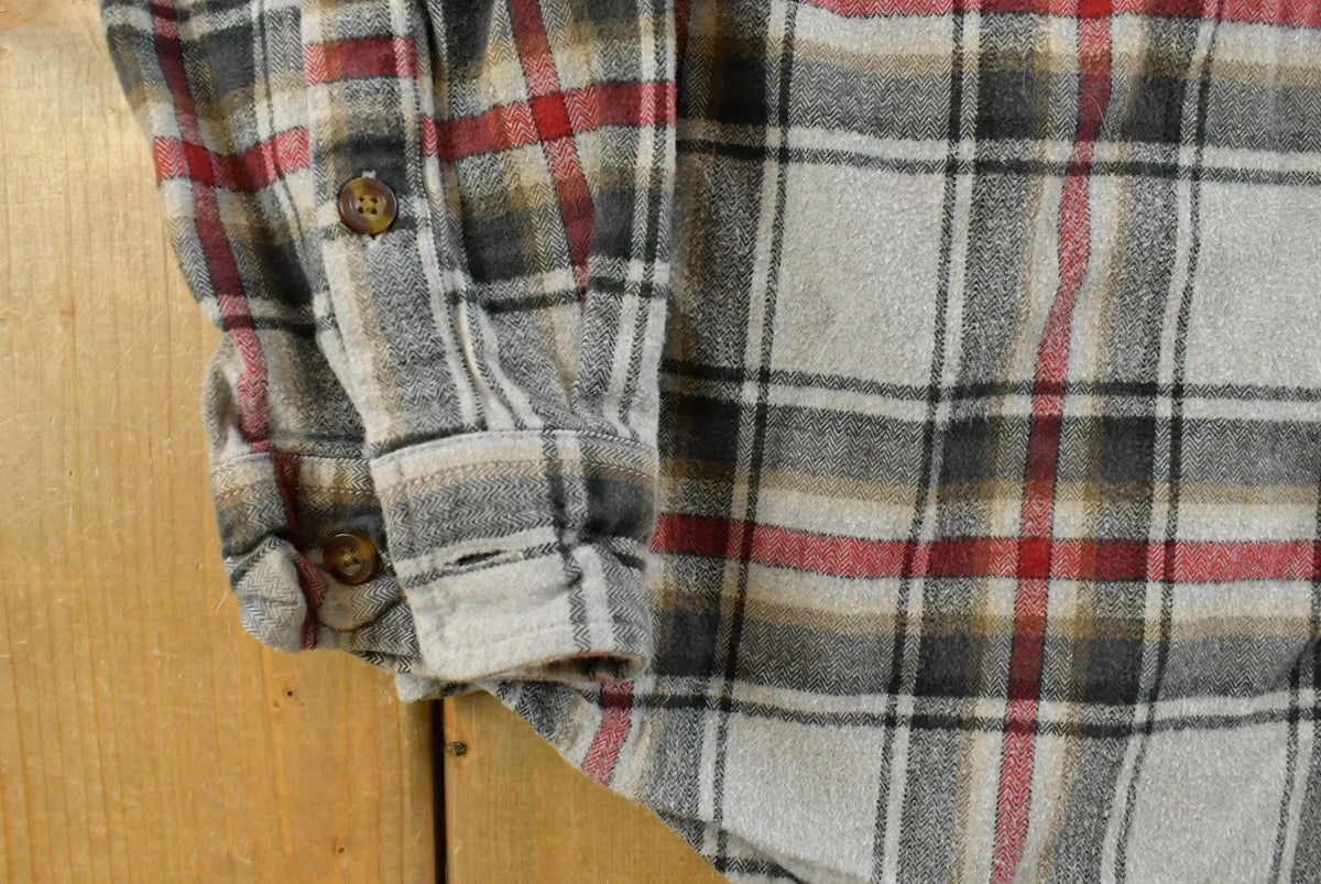 Vintage 1990s Carhartt Plaid Button Up Flannel Shirt Men's M from propervintagecanada