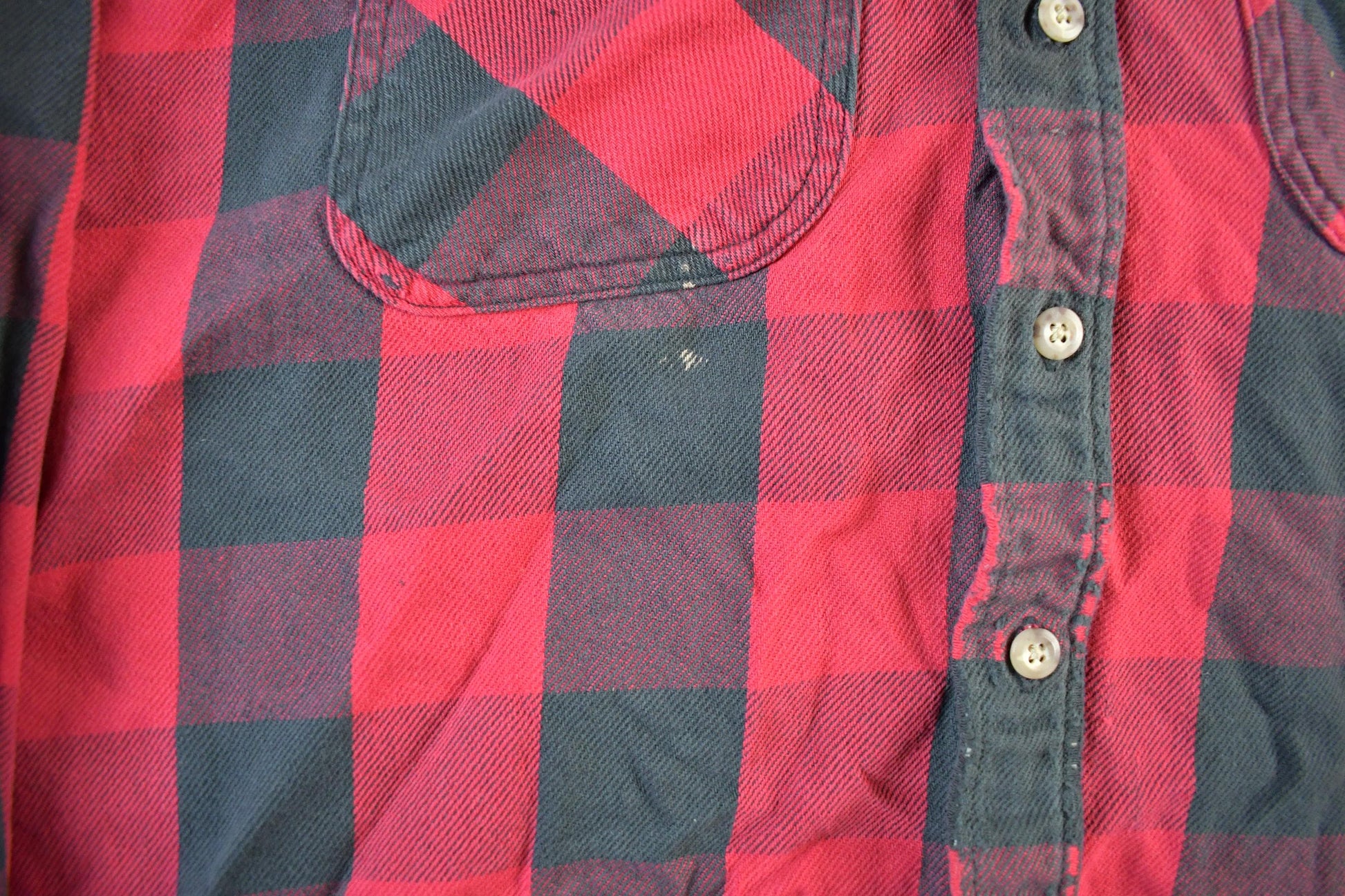 Vintage 1990s Carhartt Plaid Button Up Flannel Shirt Men's XL from propervintagecanada