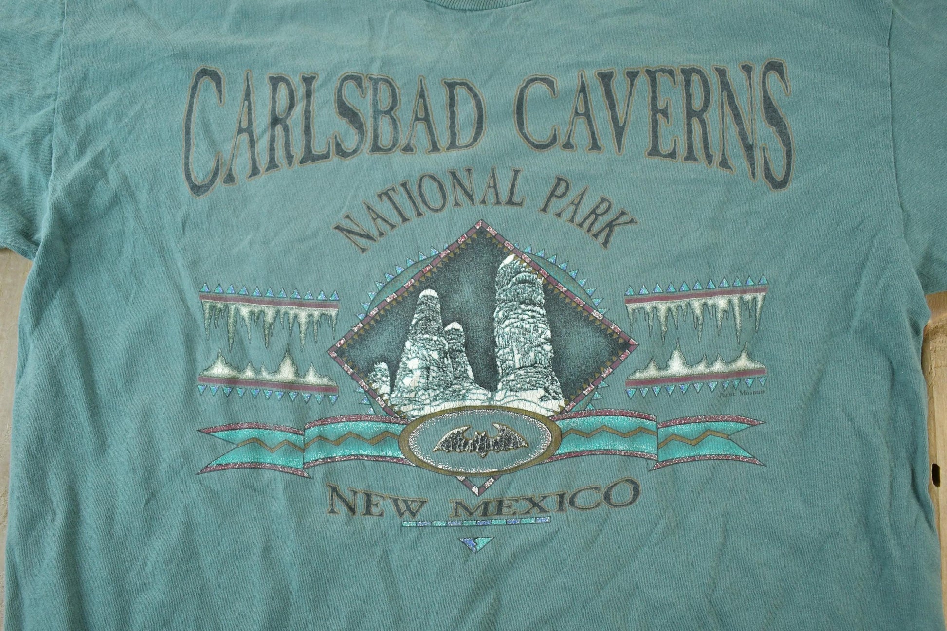 Vintage 1990s Carlsbad Caverns New Mexico Men's Large from propervintagecanada