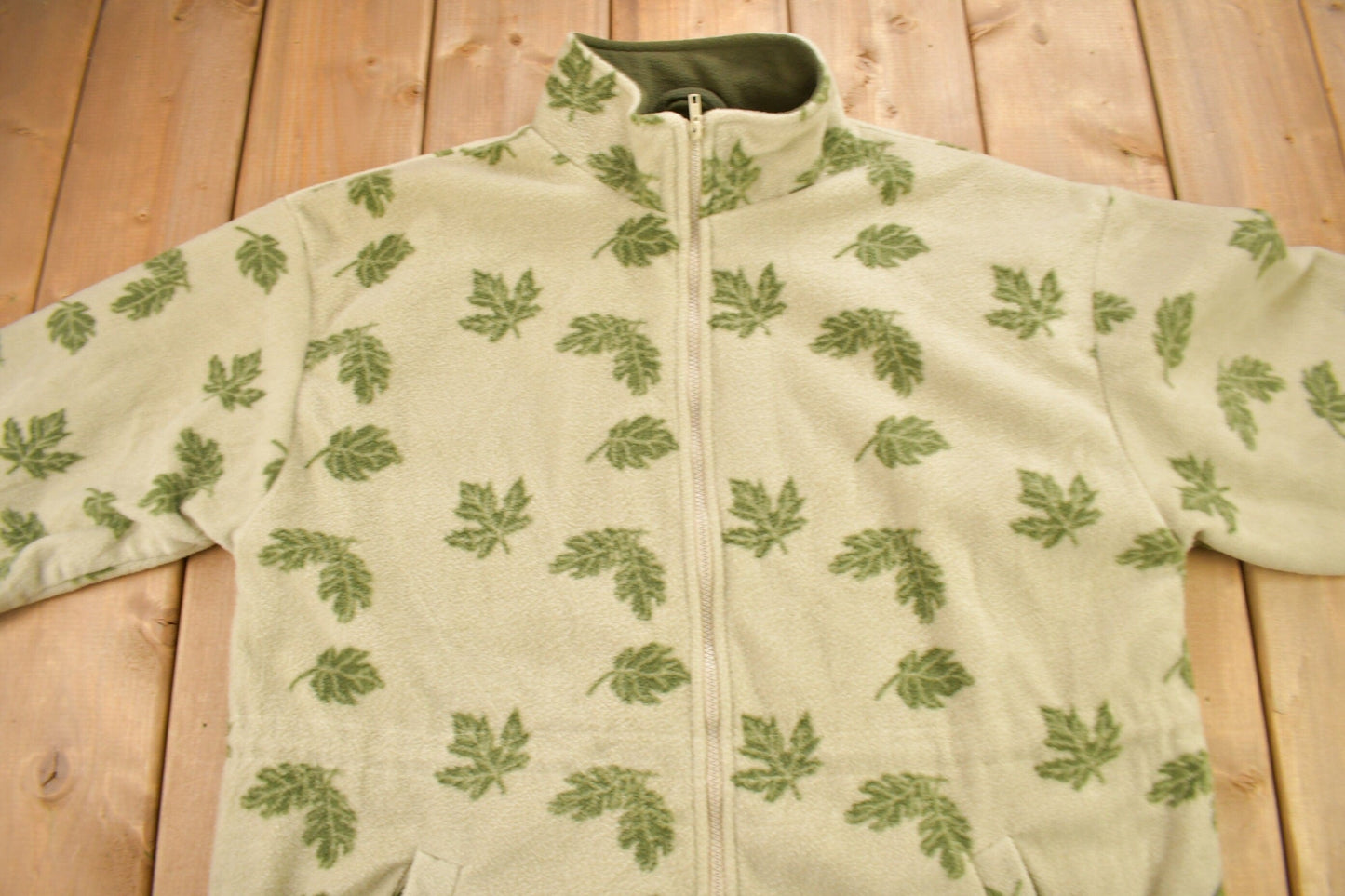 Vintage 1990s Carroll Reed Leaves Theme All Over Print Fleece Sweater Men's Large from propervintagecanada