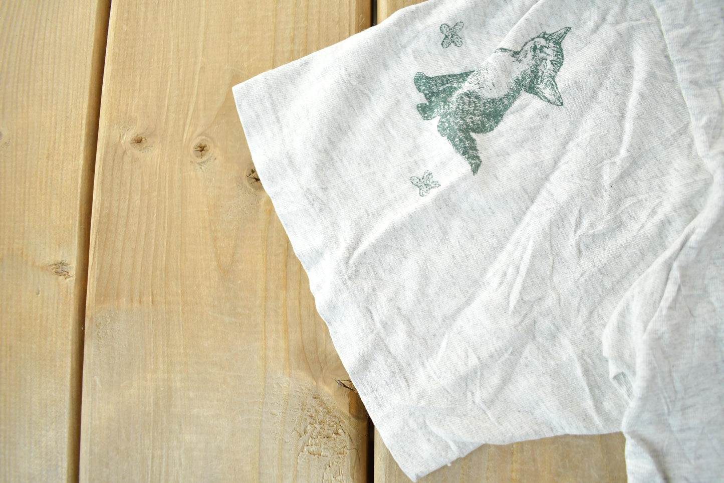 Vintage 1990s Cat Distressed T-Shirt Men's L from propervintagecanada