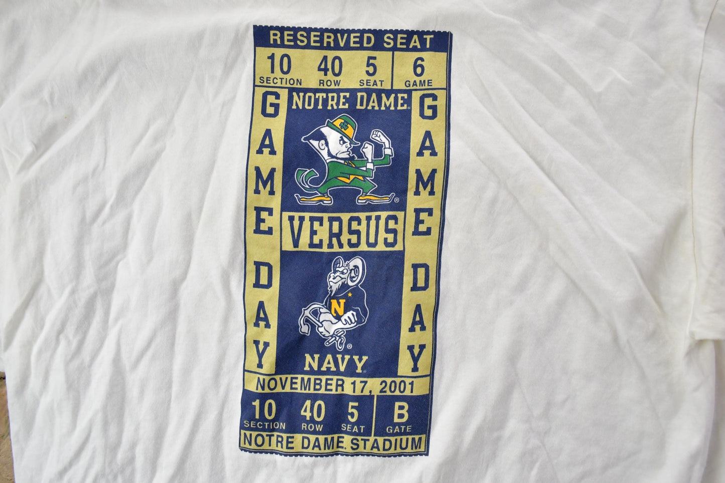 Vintage 1990s Champion Notre Dame Game Day NFL Graphic T-Shirt Men's XL from propervintagecanada