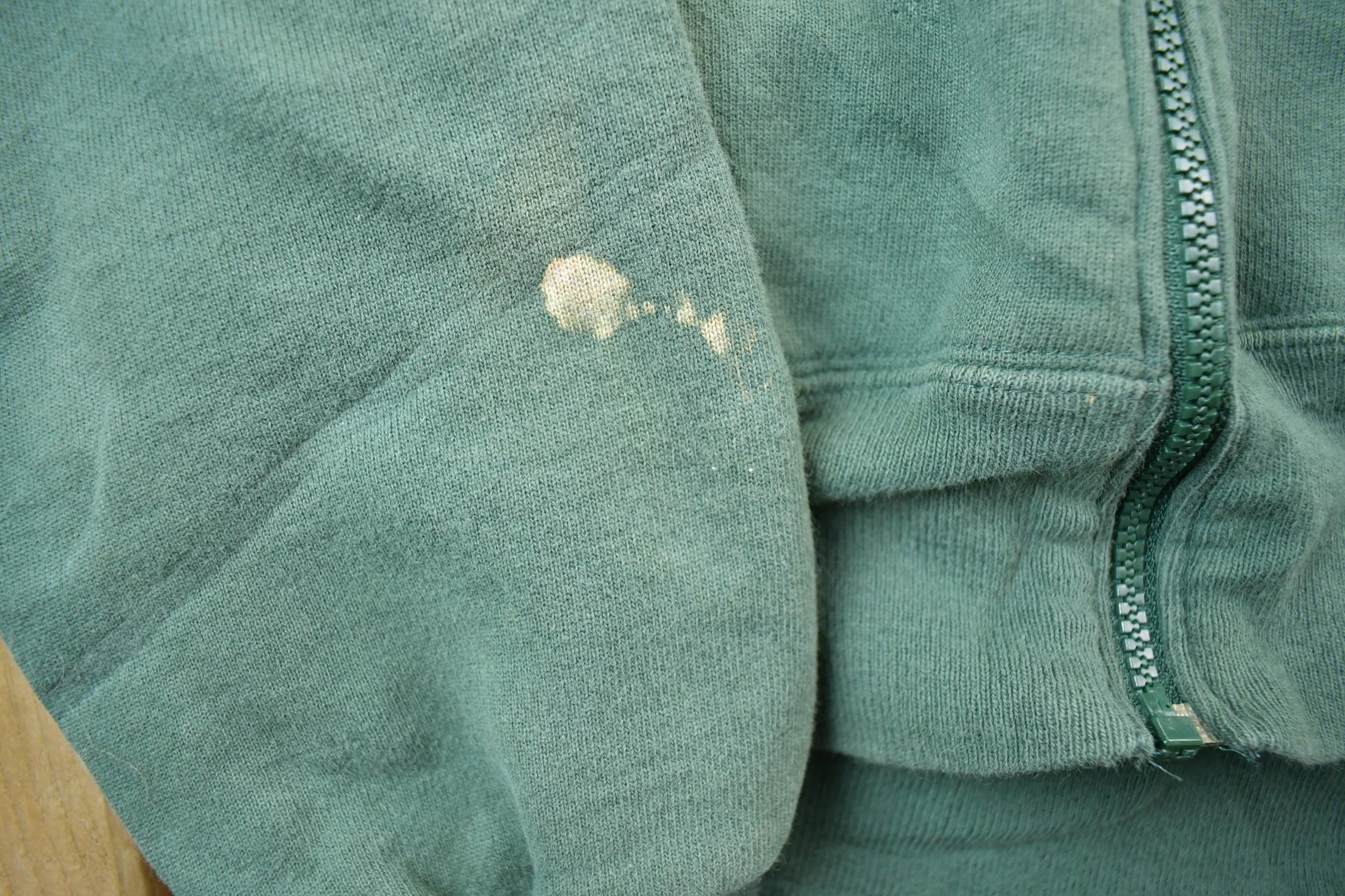 Vintage 1990s Champion Sweatshirt Men's Medium from propervintagecanada