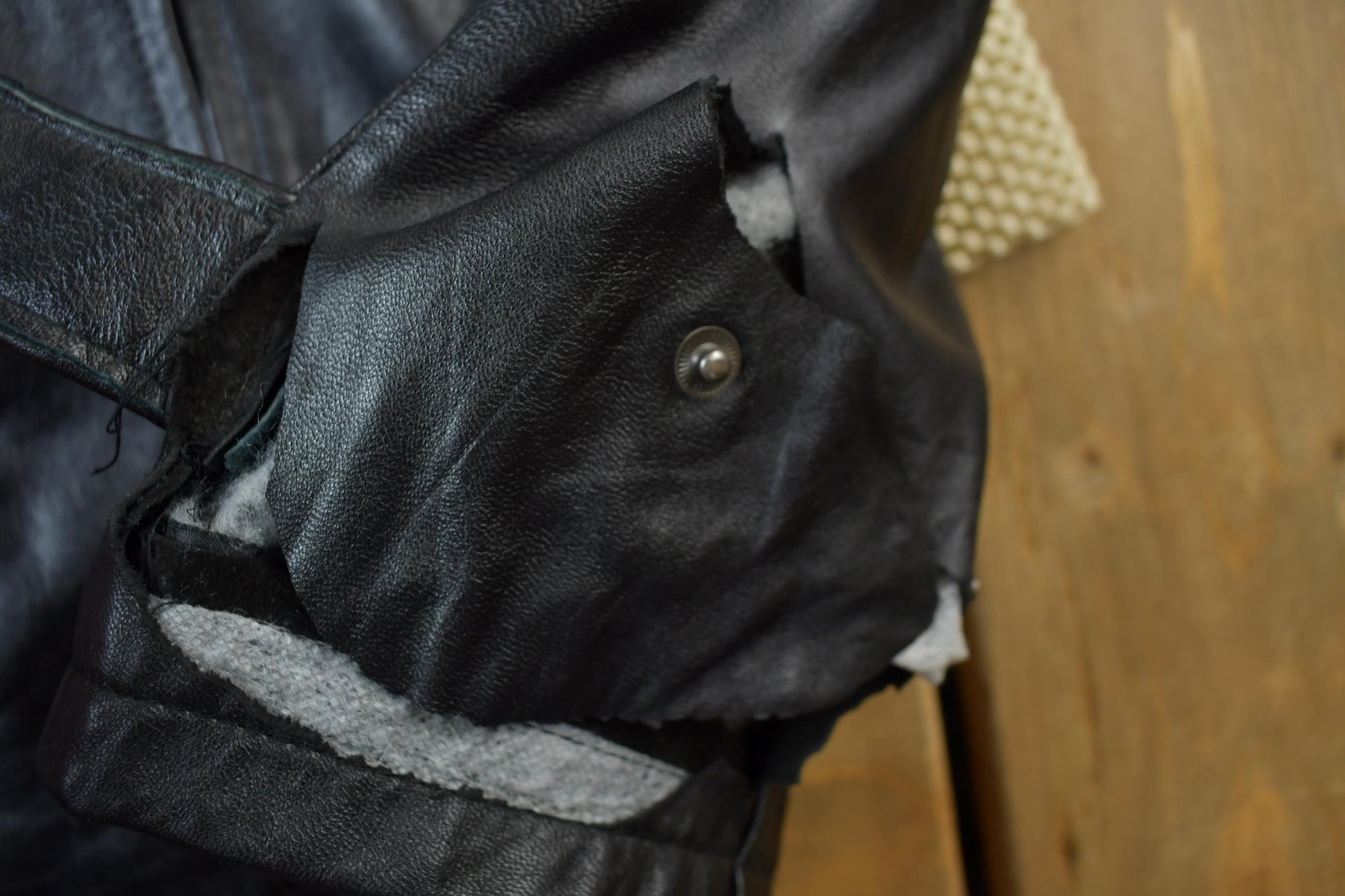 Vintage 1990s Chaps Leather Zip Up Jacket Men's Medium from propervintagecanada