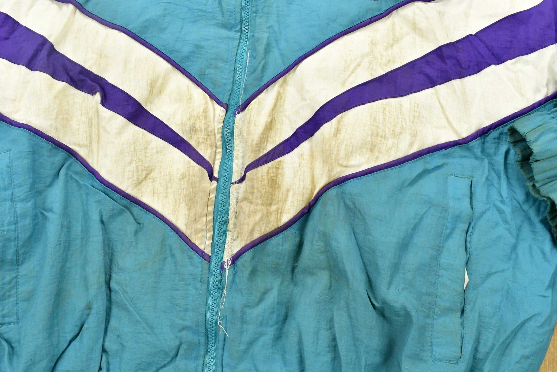 Vintage 1990s Charlotte Hornets NBA Distressed Anorak Puffer Jacket Men's XL from propervintagecanada
