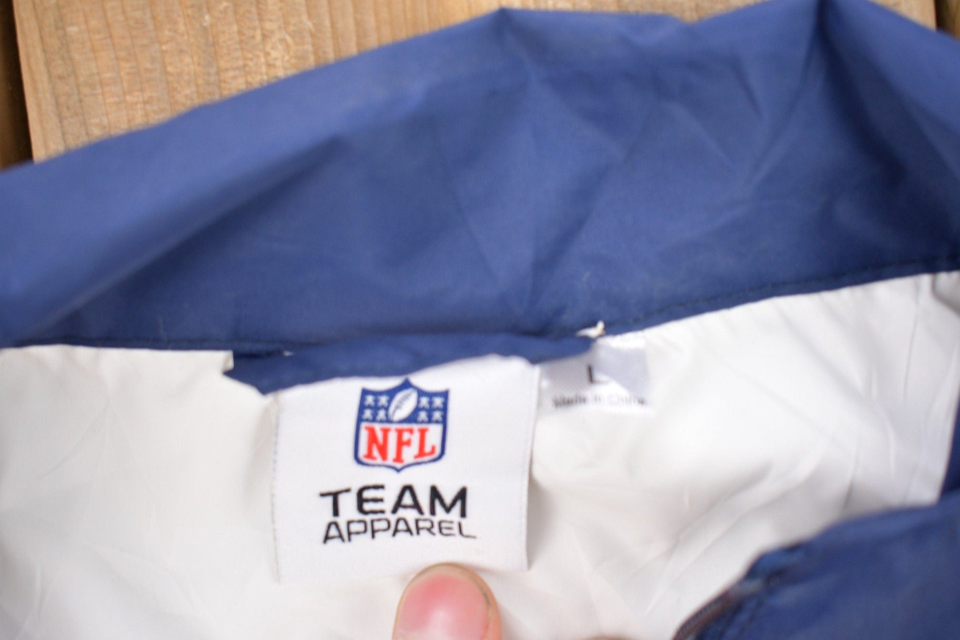 Vintage 1990s Chicago Bears NFL Windbreaker Jacket Men's Large from propervintagecanada