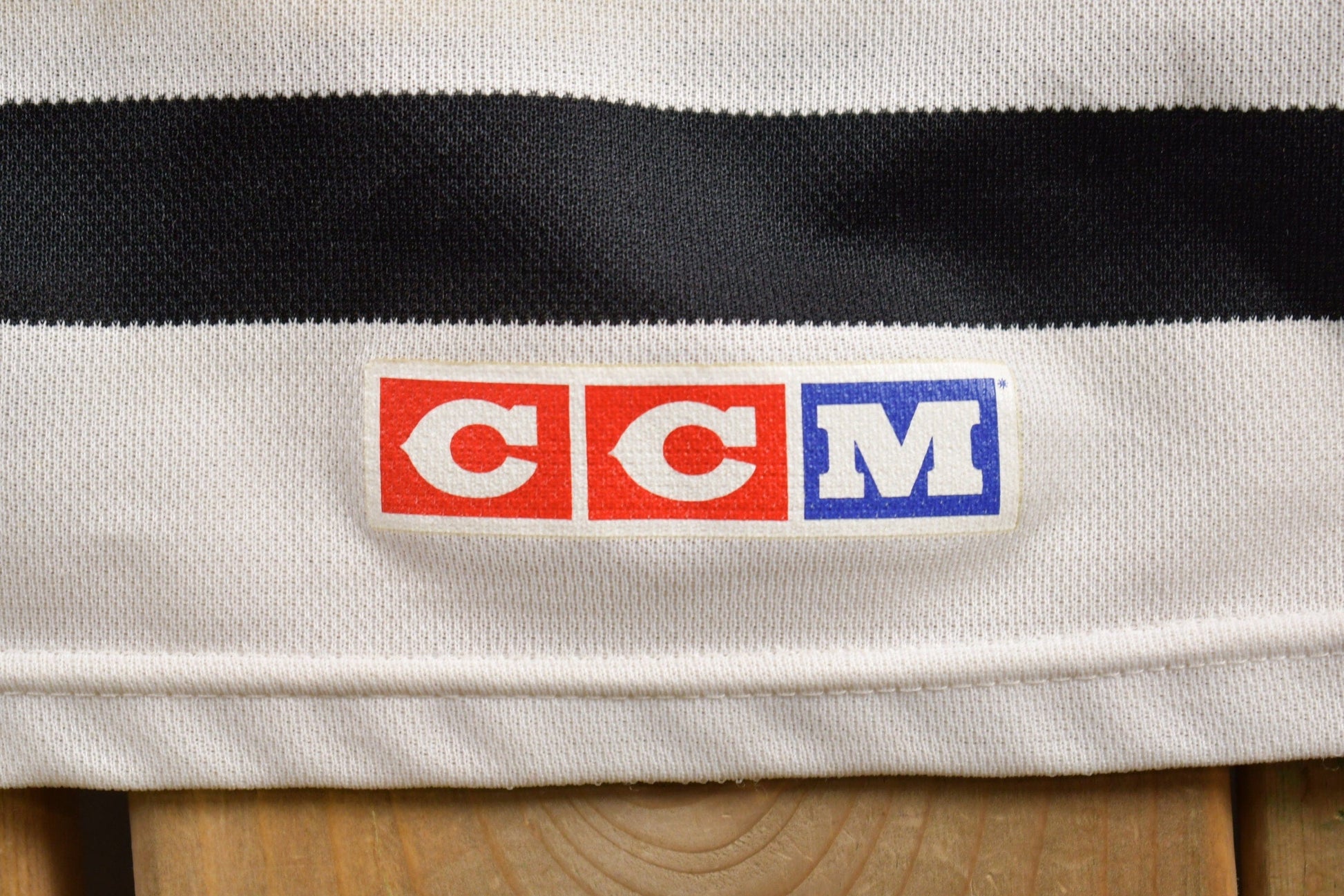 Vintage 1990s Chicago Blackhawks CCM NHL Hockey Jersey Men's Medium from propervintagecanada