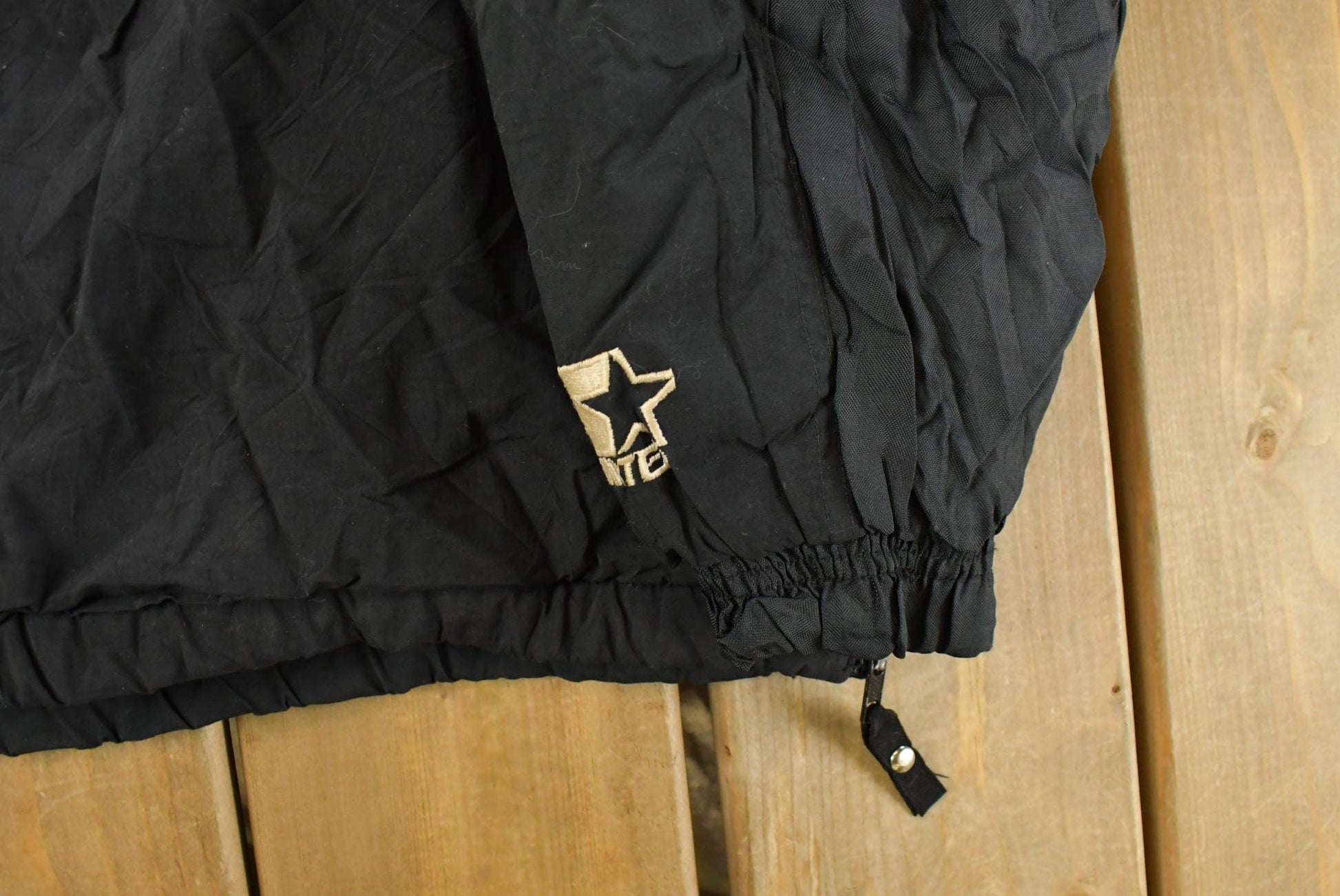 Vintage 1990s Chicago Blackhawks NHL Starter Anorak Jacket Youth XL Men's XL from propervintagecanada